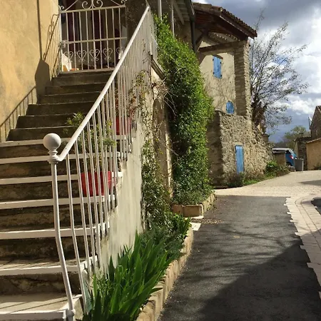 Французский дом для отпуска La Salamandre Bleue *